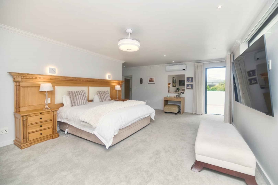 6 Bedroom Property for Sale in Hermanus Heights Western Cape
